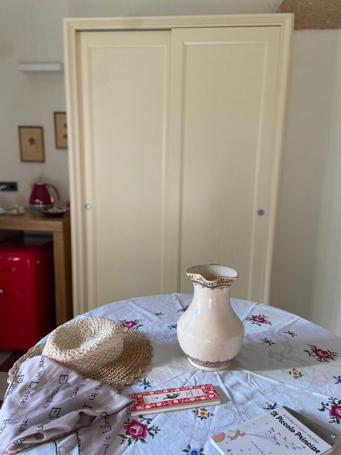 Palazzo Vecchio Cocumola Bed & Breakfast ภายนอก รูปภาพ